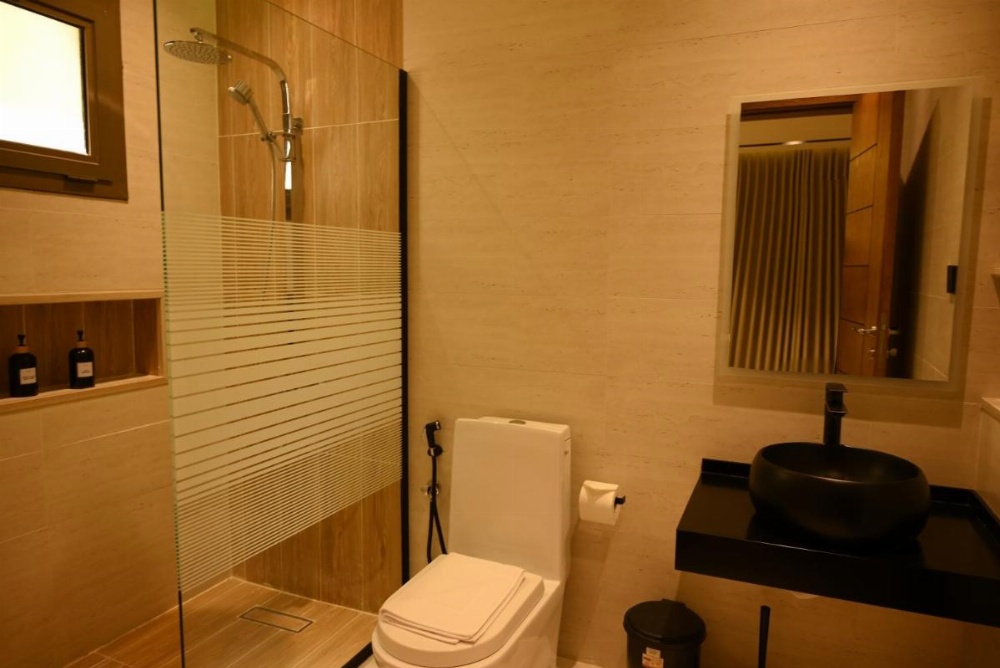 Room image 4